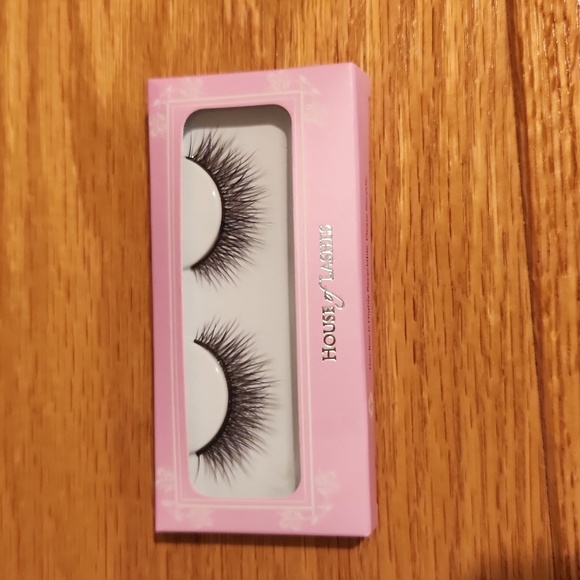 House of Lashes Other - House of Lashes Black Pixie Luxe